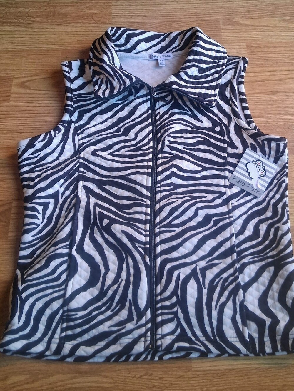 NWT Ladies Petite  Kate Park, Zebra Stripe Sleeveless Vest, Sz PS